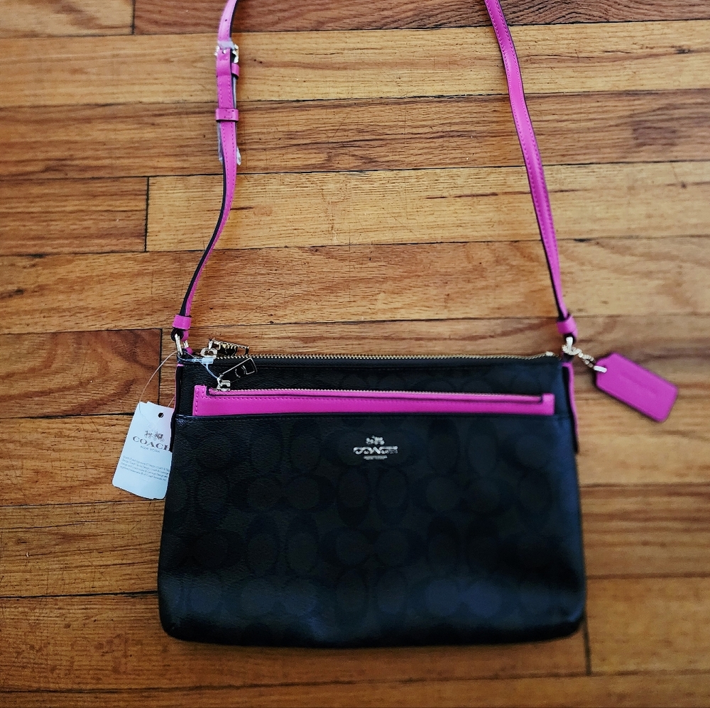 Coach Signature Crossbody Pink